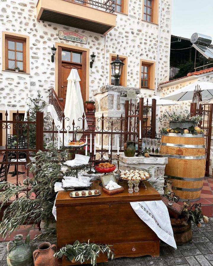 Εννεα Μουσεσ Παραδοσιακός Ξενώνας Velventos Luaran gambar