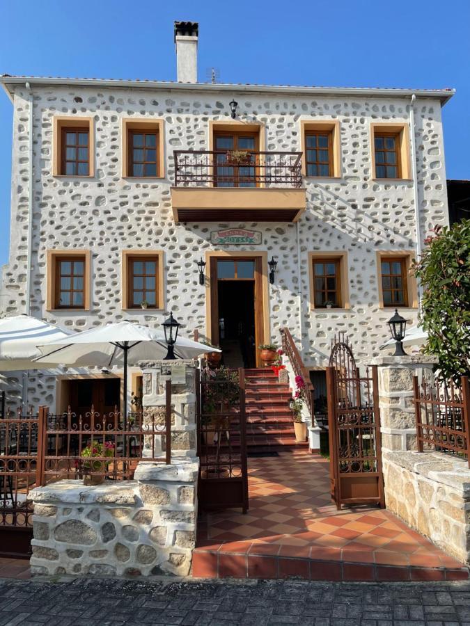 Εννεα Μουσεσ Παραδοσιακός Ξενώνας Velventos Luaran gambar